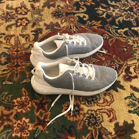 Under Armour - Picture 3 of 5